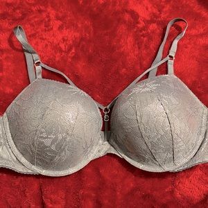 Victoria’s Secret very sexy strappy push up bra 36D